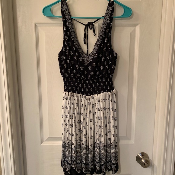 Adorable NWT blue/white dress - Picture 2 of 5